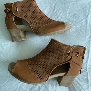 Ivy Sahara Wide Earth Shoes